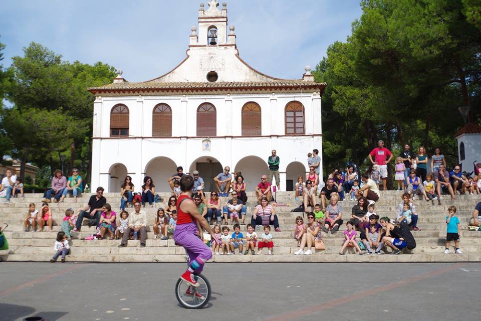 A LA LLUNA art i entorn - Kanijo Circus - 1901142 925422527524402 7433665442091296781 n
