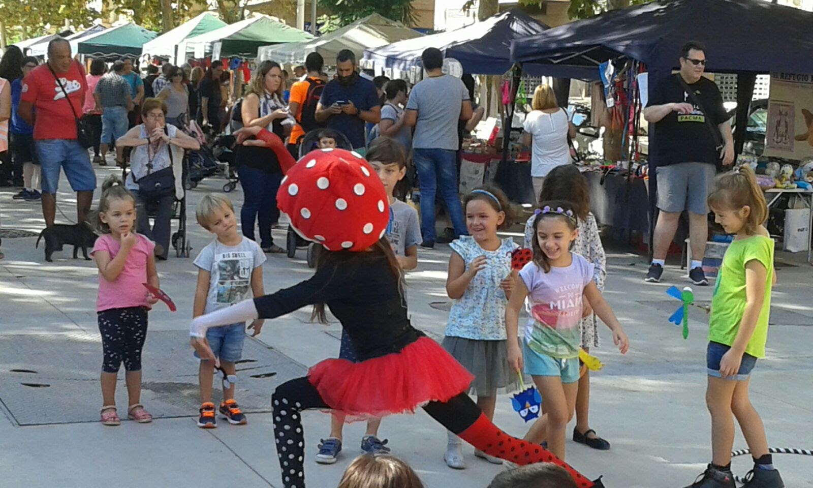 A LA LLUNA  art i entorn - Ferias - IMG 20170924 WA0017