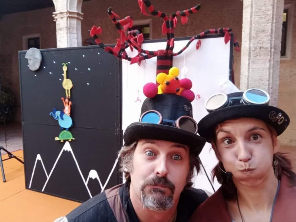 A LA LLUNA  art i entorn - Circuentos - 26AE0002 circuentos